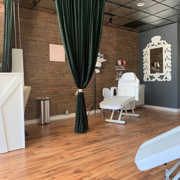 Babe with a Blade - permanent makeup in Hewlett, NY