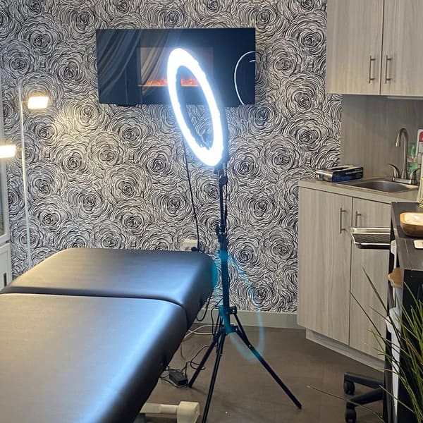 Blades & Beauty LLC - permanent makeup in Cincinnati, OH