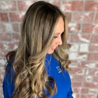 D'luxe Salon Spa Barber - permanent makeup work