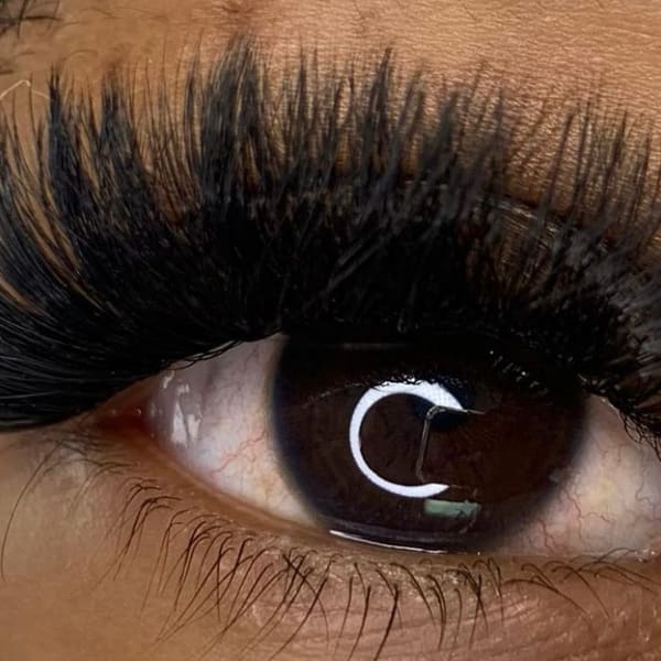 Diva de Luxe Salon Suites and Training Center - permanent makeup in Milwaukee, WI