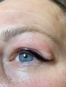 Eyeliner Tattoo result by MaggieQ Brows beauty studio & Academy in Plymouth, MI