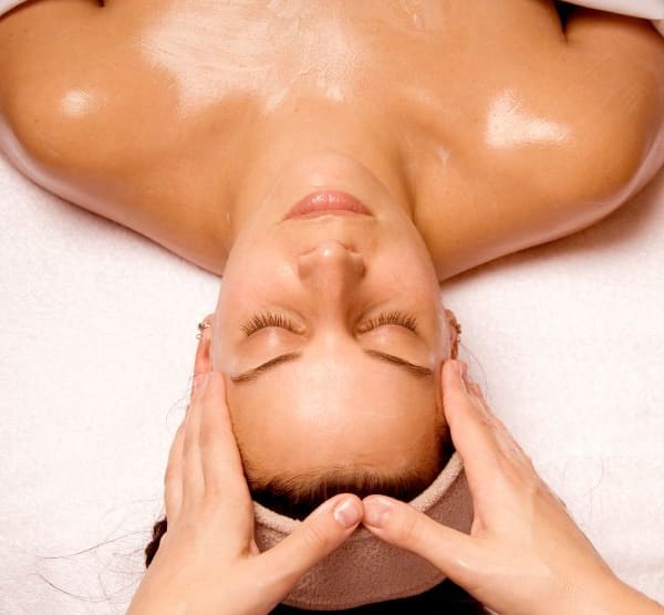 Jennifer Fond, licensed Esthetician in NY & CT - permanent makeup in Danbury, CT