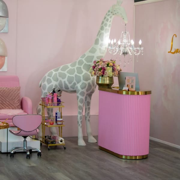 Lavish lala - permanent makeup in Glendale, CA