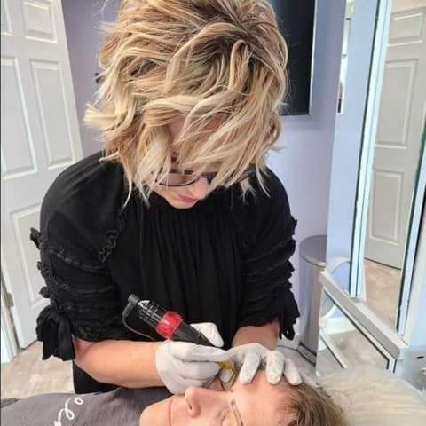Permanent makeup artists in Muskego