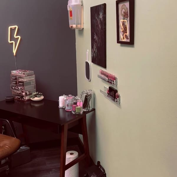 Novi Naturalis - permanent makeup in Flint, MI