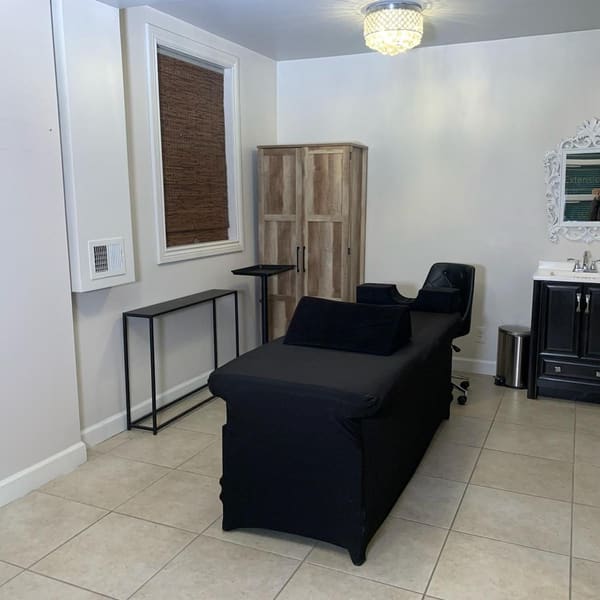 Selfish Salon Suites - permanent makeup work in Royal Oak, MI
