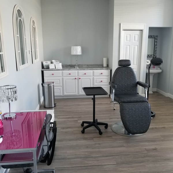 BeYOUtiful Brows And Beyond - permanent makeup work in Gladstone, MI