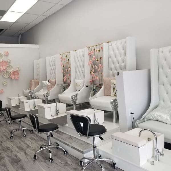 Dolled Up Nail + Beauty Bar - permanent makeup work in Sylmar, CA