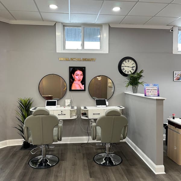 Total Royal Beauty - permanent makeup work in Geneva, IL