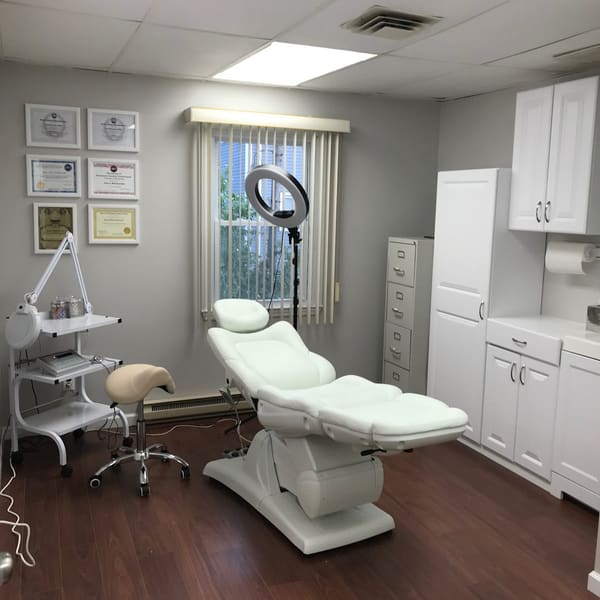 PermaGloss Beauty by Lisa DeLaurentis Studios - permanent makeup work in Morganville, NJ