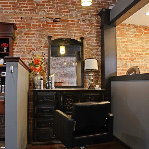 Valencia - permanent makeup work in Columbus, NE