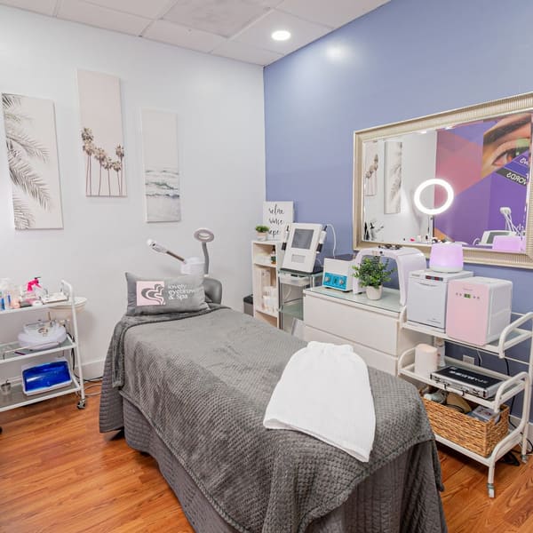 Lovely Eyebrows & Spa - permanent makeup work in Doral, FL
