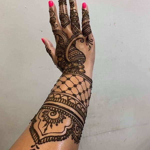 Pretty Eyebrow Threading & Henna - permanent makeup in Laurel, MD