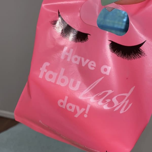 Queen minks beauty bar - permanent makeup in Louisville, KY
