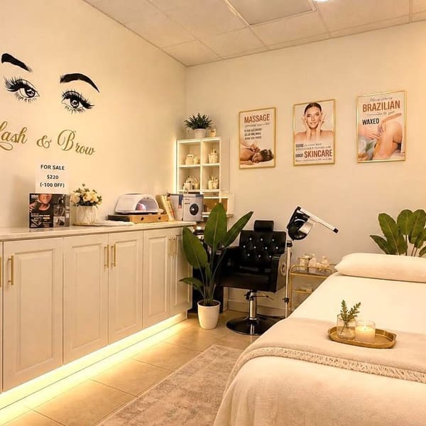 Queenie Beauty & Spa LASHES - WAX - FACIALS - MASSAGE - permanent makeup in Katy, TX
