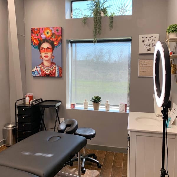 Quiero Brow Bar - permanent makeup in Greenville, TX