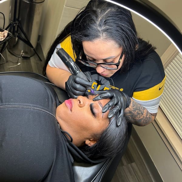 Riss Reflections Beauty Bar - permanent makeup in Gahanna, OH