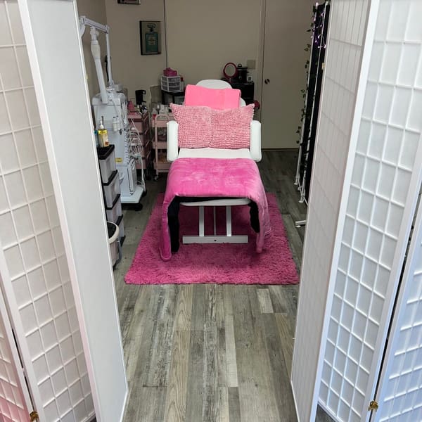 Royalty Luxe Beauty Bar - permanent makeup in San Bernardino, CA