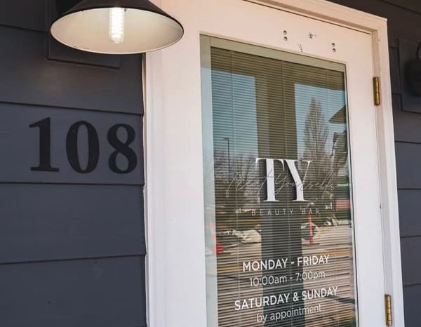 Treat Yourself Beauty Bar - permanent makeup in O Fallon, MO