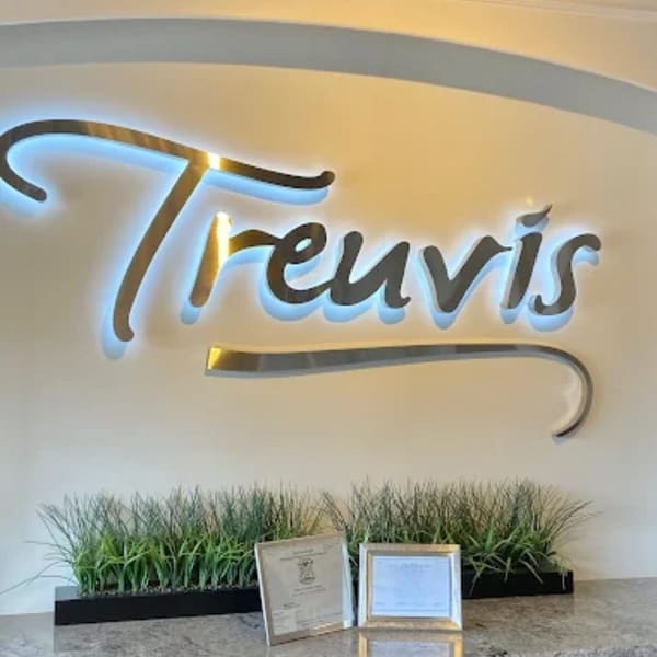 Treuvis - permanent makeup in Clinton Township, MI